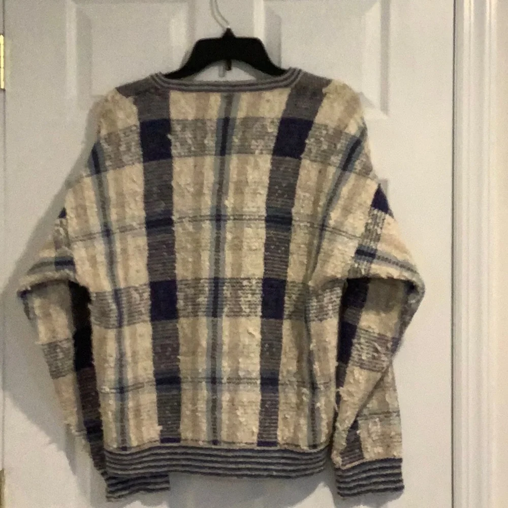 Mondo beautiful sweater